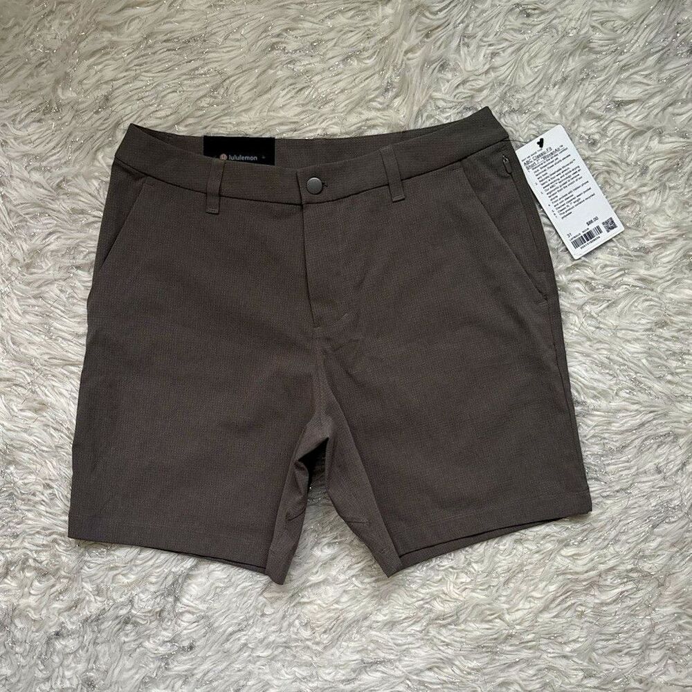 Lululemon ABC Classic-Fit Short Men's 7" Inseam Beige Chino Flat Front Size 31
